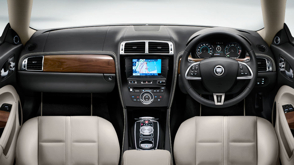 Jaguar XK Interior Front Dahsboard Sport Seats in Ivory with Warm